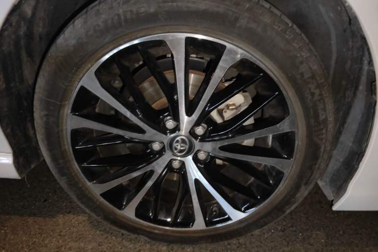 Used Toyota Camry 2019 2.0S FENGSHANG Version China VI Standard
