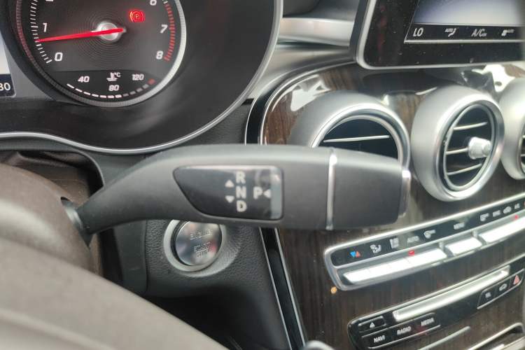 Used Mercedes-Benz GLC 2016 GLC 260 4MATIC Dynamic Edition Gear Lever