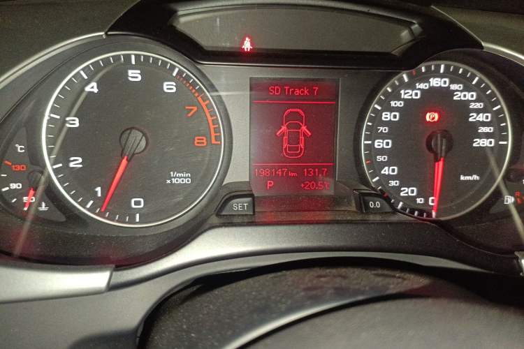 Used Audi A4L 2012 1.8 TFSI Automatic Comfort Model Odometer Close Up