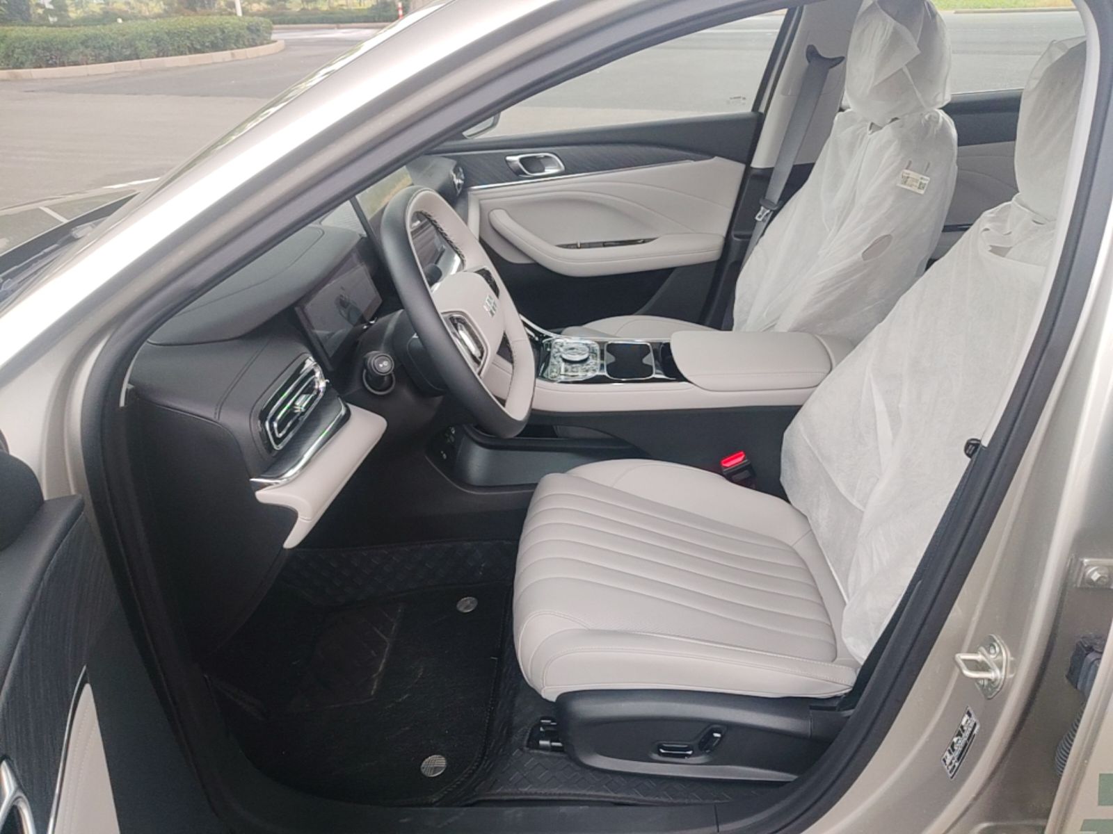 Geely Galaxy Stellar 6 2026 Model 125km Exploration+ Edition — снимка 17