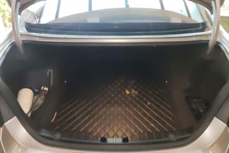 Used BMW 5 Series 2017 520Li Elegant Edition Trunk