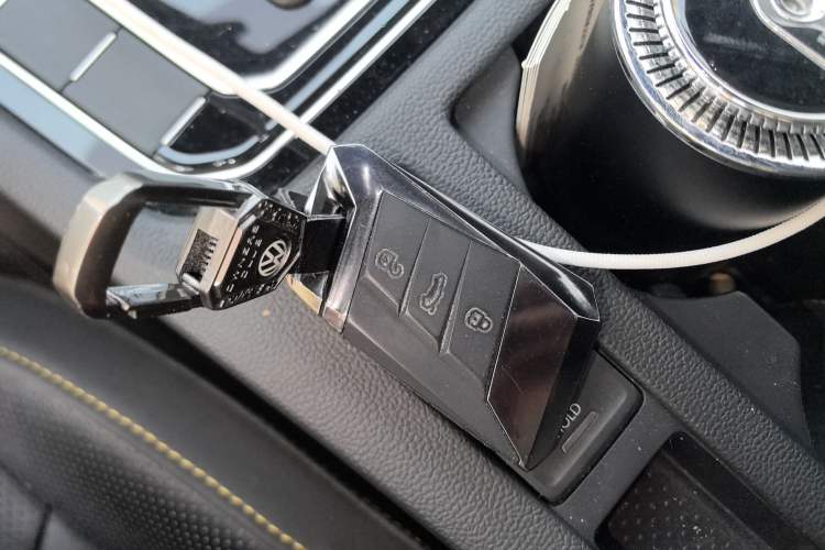 Used Volkswagen FAW-Volkswagen CC 2023 380TSI Striking Edition Vehicle Key