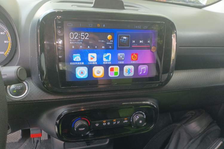 Used Roewe Clever 2021 302 km New Four-Seater Super-Efficient Version Audio And AC Panel