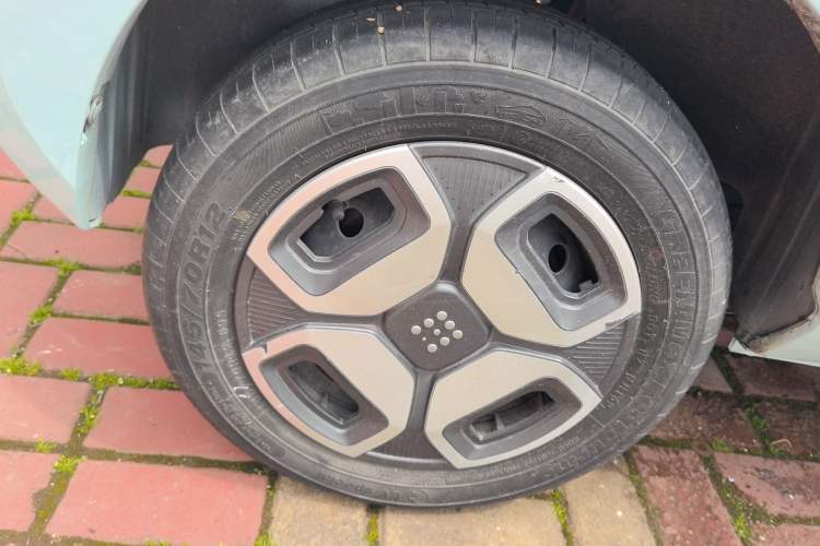 Used Dongfeng Fengon MINIEV 2022 Simple Style Comfort Version Right Rear Wheel Hub