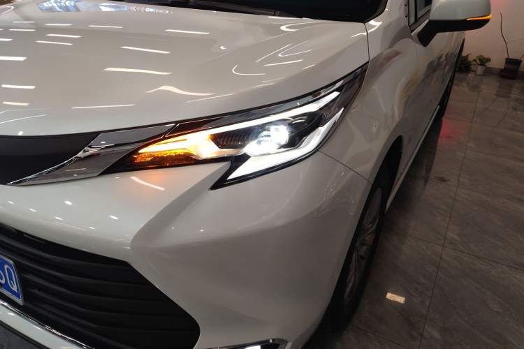 Used Toyota Sienna 2024 2.5L Hybrid Comfort Edition