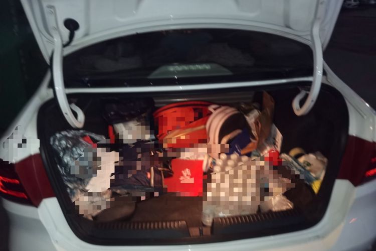 Used Volkswagen Santana 2013 1.6L Manual Luxury Edition Trunk