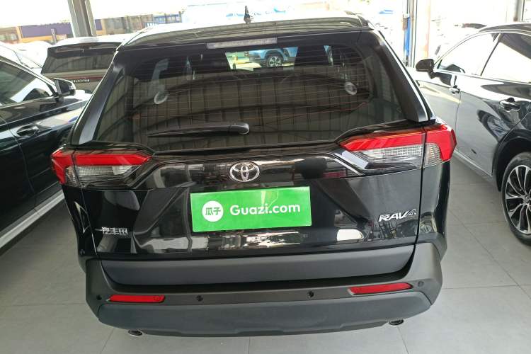 Used Toyota RAV4 2024 2.0L CVT Two-Wheel Drive Urban Edition