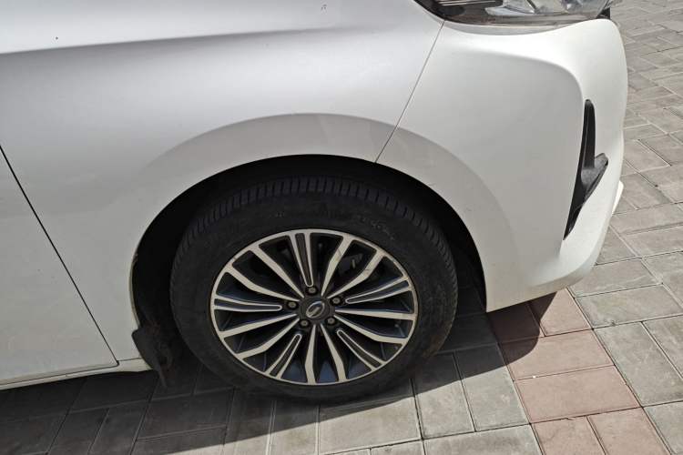 Used GAC Trumpchi M6 2019 270T Automatic Luxury Edition (7-seater) China V Standard Right Front Wheel Hub