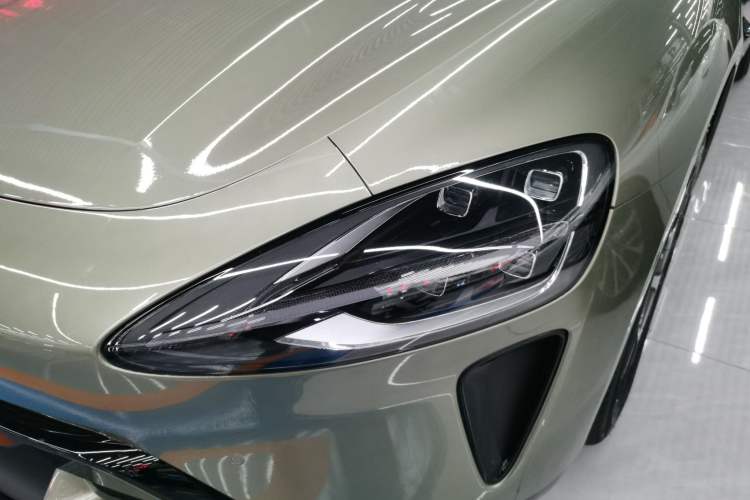 Used Xiaomi Auto SU7 2024 Four-Wheel Drive Ultra-Long Range Advanced Intelligent Driving Max Edition