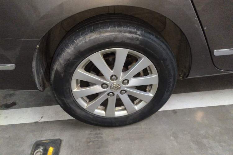 Used Buick GL8 2017 25S Luxury Version China V Standard Right Rear Wheel Hub