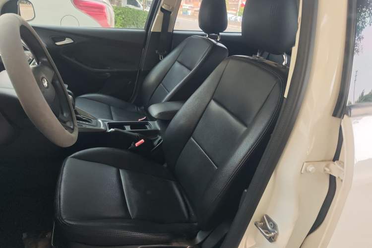 Used Ford Focus 2017 Hatchback 1.6L Automatic Comfort Plus SmartDrive Edition
