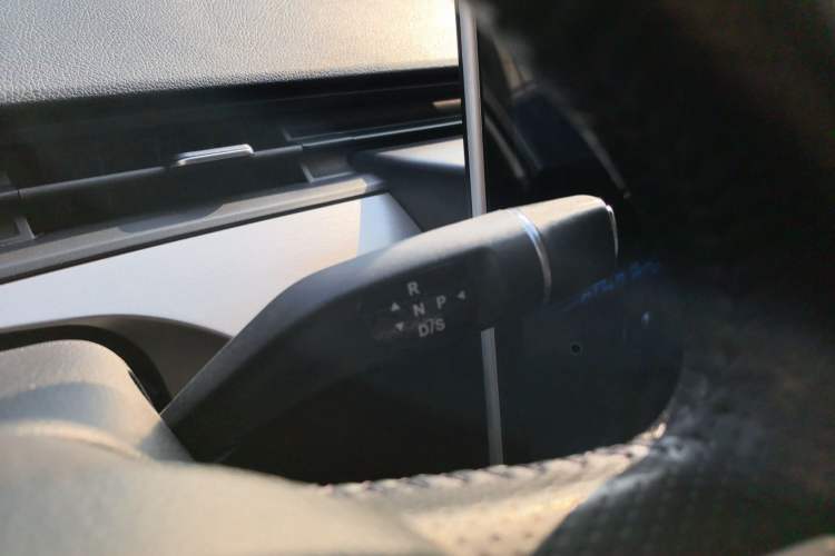 Used NETA V 2021 Standard Range Entertainment Edition
