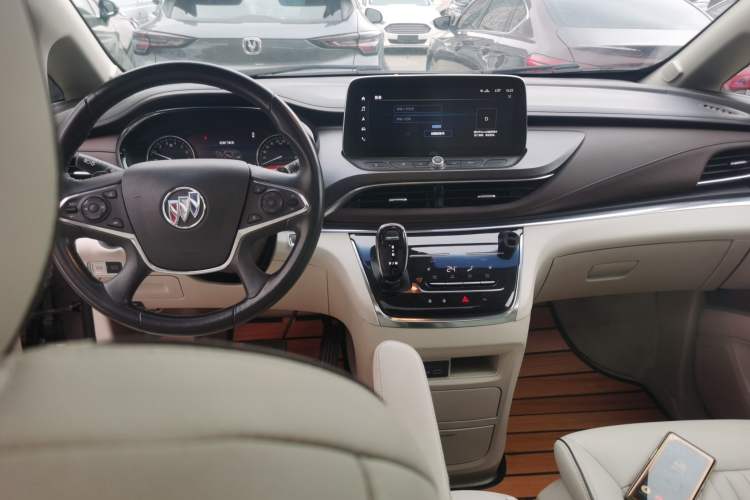 Used Buick GL8 2023 Land Executive Class 652T Luxury Model Center Console