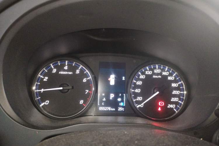 Used Mitsubishi Outlander 2019 2.0L Two-Wheel Drive Comfort Edition 5 Seats China VI Standard Instrument Cluster