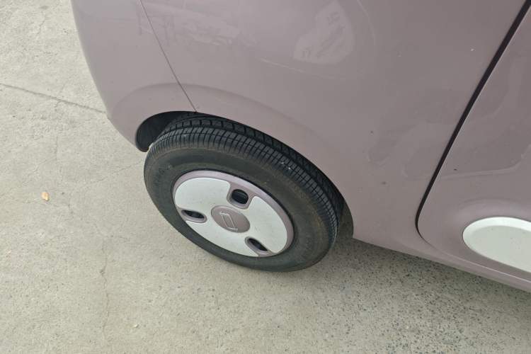 Used Bestune Pony 2026 Model 222km Cute Horse Plus Right Rear Wheel Hub