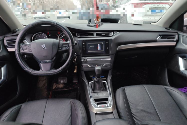 Used Peugeot 408 2016 1.6T Automatic Luxury Edition Center Console