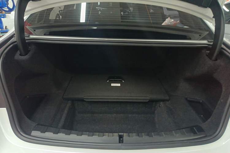 Used BMW i3 2024 eDrive 35 L
