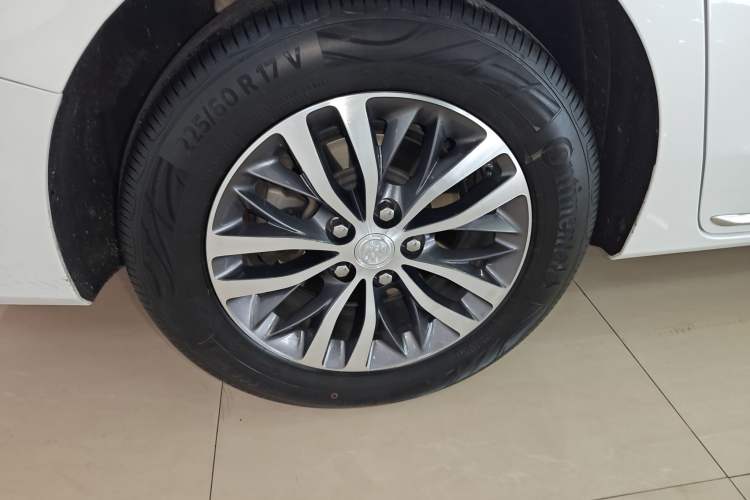 Used Buick GL8 2023 ES Lu Zun Deluxe Model Exterior 5