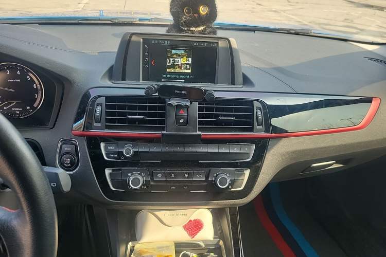 Used BMW 1 Series 2018 118i Sport Design Package Audio And AC Panel