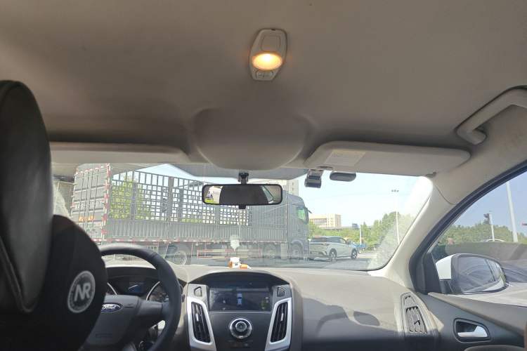 Used Ford Focus 2012 Sedan 1.6L Manual Comfort Model
