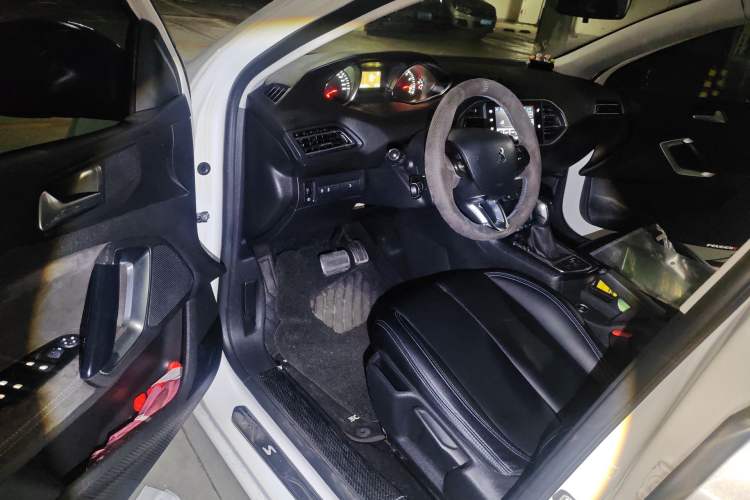 Used Peugeot 308S 2015 1.2T Automatic Jingchi Edition
