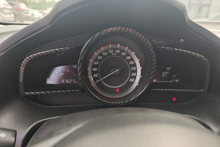 Used Mazda 3 Axela 2016 Sedan 1.5L Automatic Comfort Model