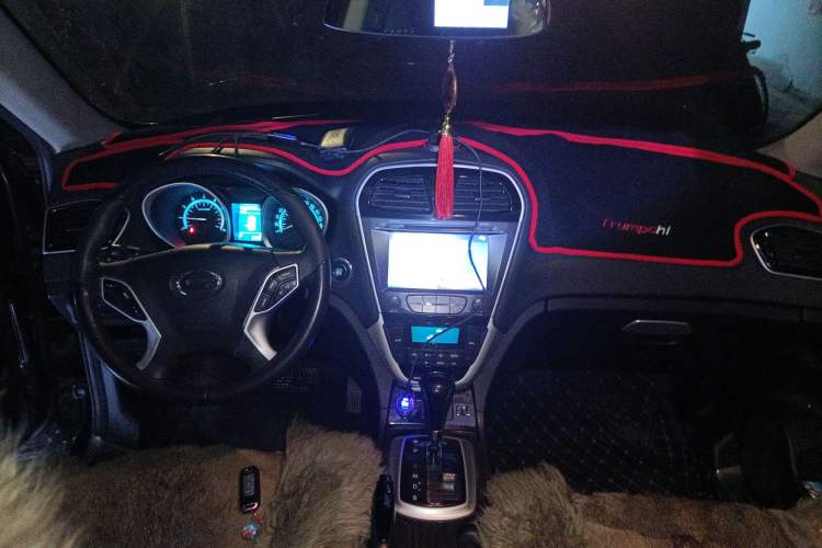 Used GAC Trumpchi GS5 Super 2016 2.0L Automatic Two-Wheel Drive Supreme Edition Center Console