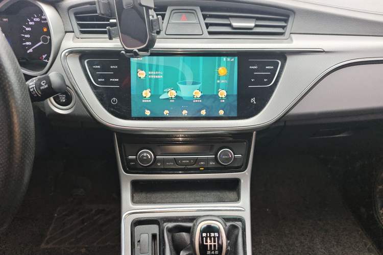 Used Geely Auto Emgrand GL 2018 1.4T Manual Elite Smart Connectivity Version Audio And AC Panel