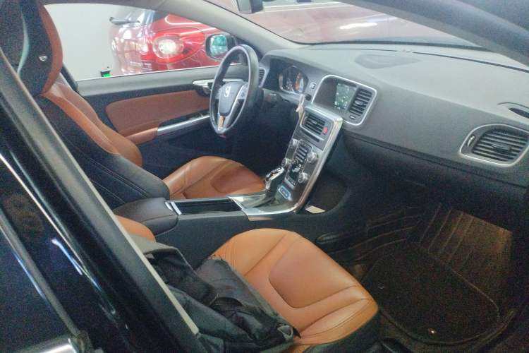 Used Volvo S60 New Energy 2015 S60L E-Drive Hybrid T6 Smart Drive Edition Right Front Seat