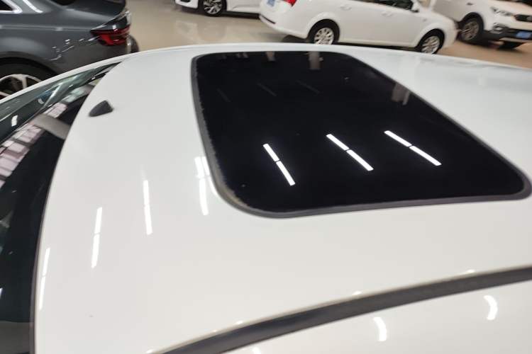 Used Toyota YARiS L Zhi Xuan 2015 1.5G Automatic Xuan Dong Sunroof Special Edition Roof