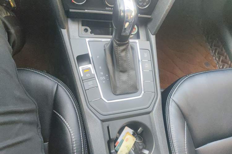 Used Volkswagen Lamando 2019 230TSI DSG Vision Edition China VI Standard Gear Lever