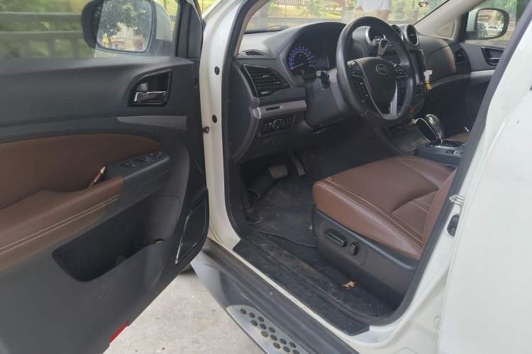 Used BYD S7 2015 2.0T Automatic Prestige Model
