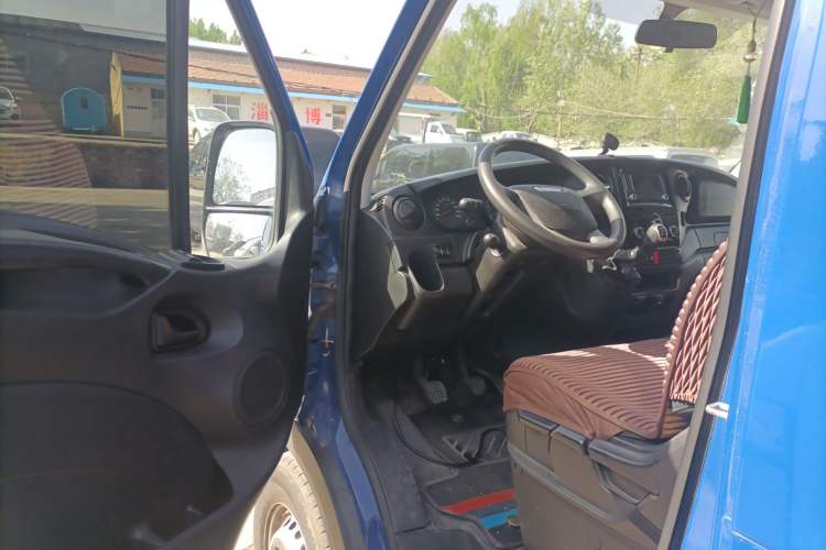 Used Iveco Eurocargo 2021 2.0T Manual Super Rui Short Wheelbase High-Roof Manual Door F1A