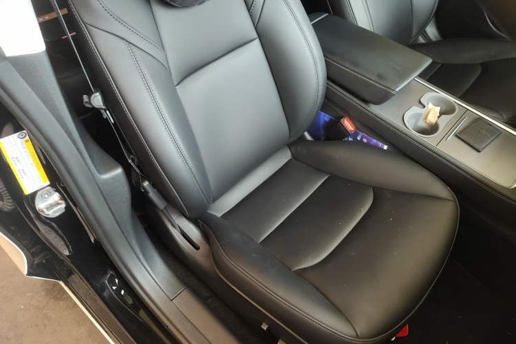 Used Tesla Model 3 2022 Performance High-Performance All-Wheel-Drive Version Right Front Seat