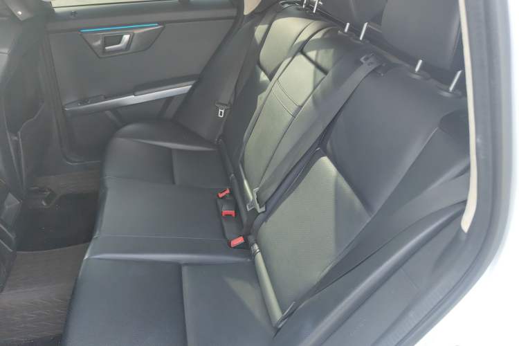 Used Mercedes-Benz GLK-Class 2013 GLK 300 4MATIC Dynamic Sunroof Model