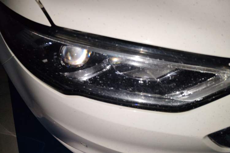 Used Ford Mondeo 2018 EcoBoost 200 Luxury Model Right Front Headlight