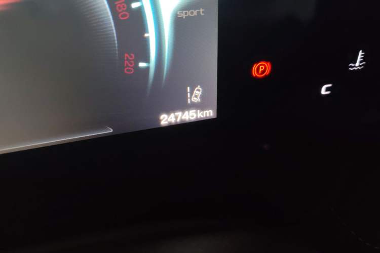 Used CHANGAN OSHAN X5 PLUS 2023 Revised 1.5T DCT Excellence Edition Odometer Close Up