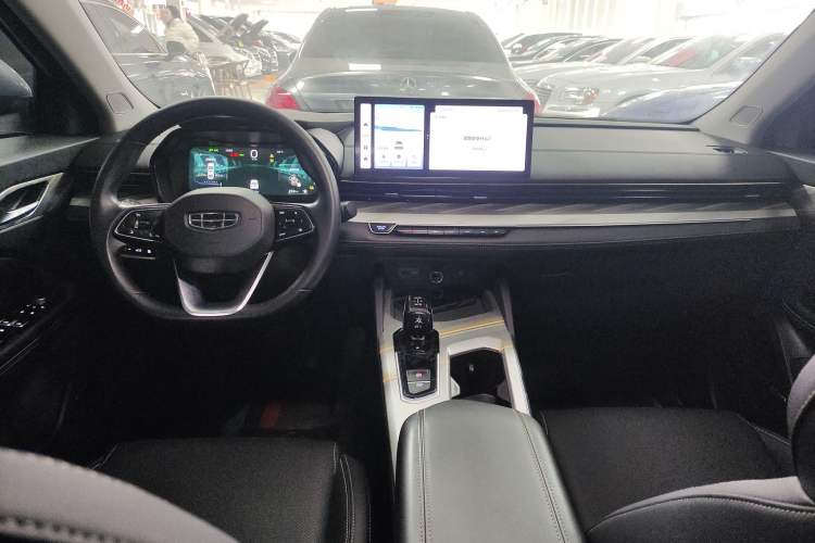 Used Geely Auto Emgrand L HiP 2024 Longteng Edition 1.5TD-DHT Pro 100KM Superior Model
