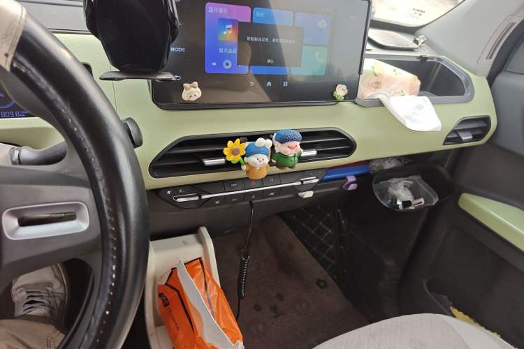 Used Geely Galaxy Panda 2024 Panda Mini 200km Endurance Bear Audio And AC Panel