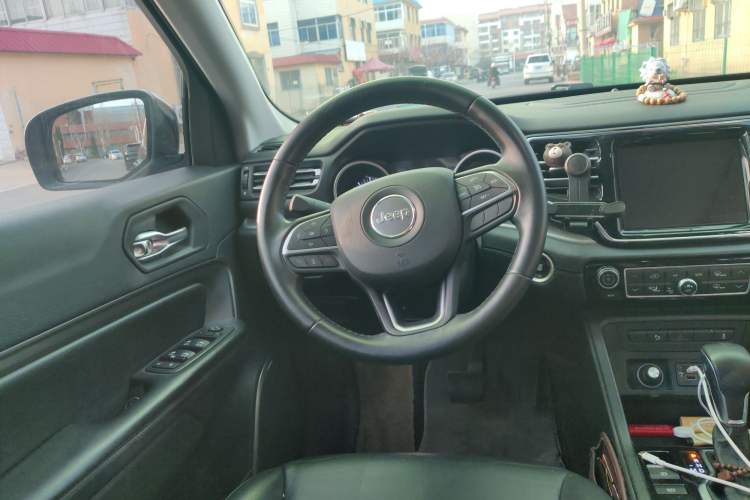 Used Jeep Commander 2018 2.0T Two-Wheel Drive Enjoy Edition China V