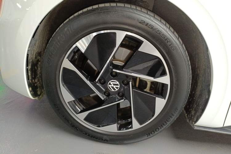 Used Volkswagen ID.3 2024 Outstanding Edition Exterior 4