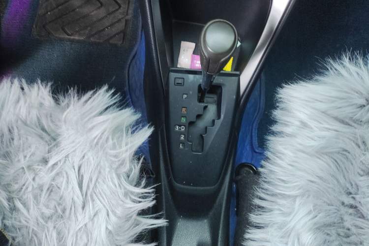 Used Toyota YARiS L Zhi Xuan 2015 1.5E Automatic Charm Edition
