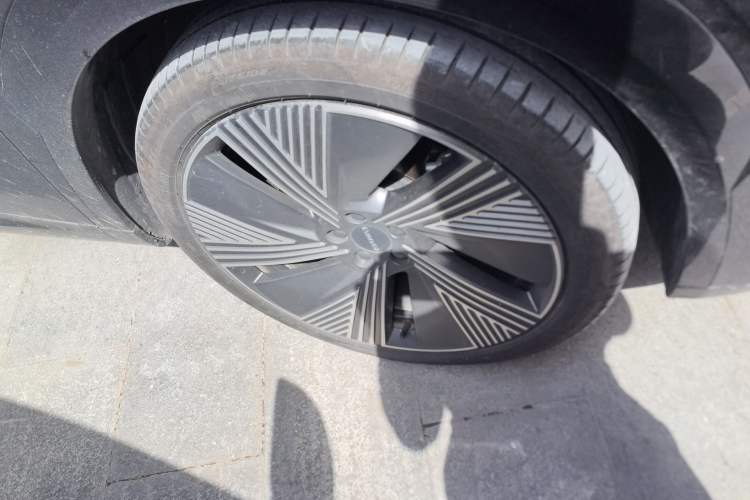 Used Lynk & Co 08 EM-P 2023 120km Long-Range Halo
