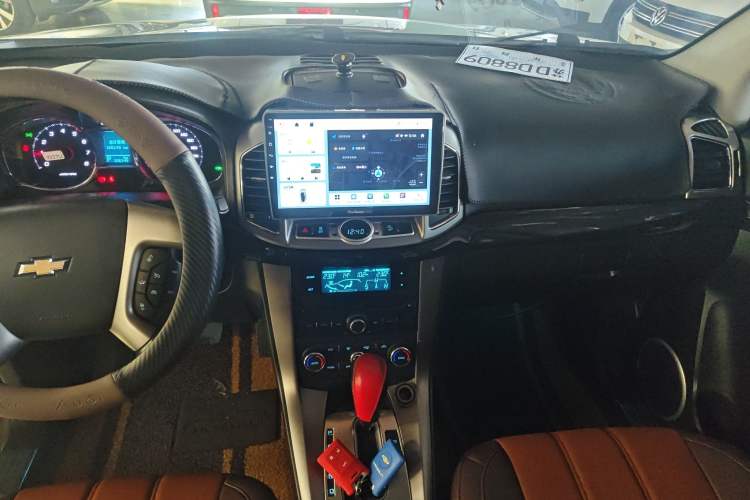 Used Chevrolet Captiva 2015 2.4L 4x4 Flagship Edition 7-Seater