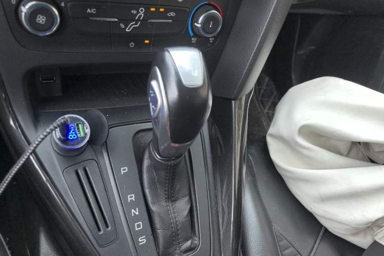 Used Ford Focus 2018 Hatchback Classic 1.6L Automatic Trendy SmartDrive Edition
