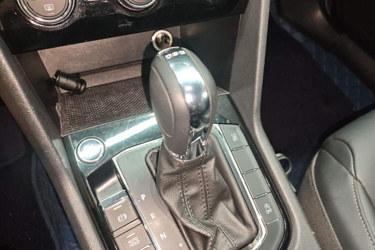 Used Volkswagen Tharu 2019 280TSI Two-Wheel Drive Luxury Version China VI Standard
