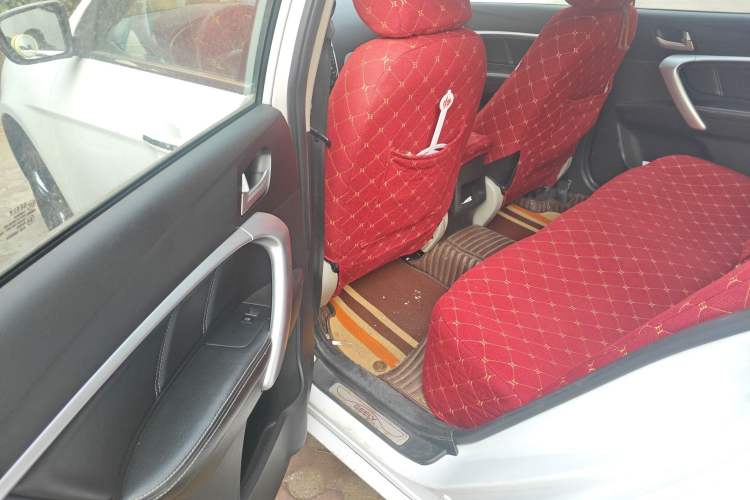 Used Geely Auto Emgrand 2016 Sedan 1.5L CVT Upward Version
