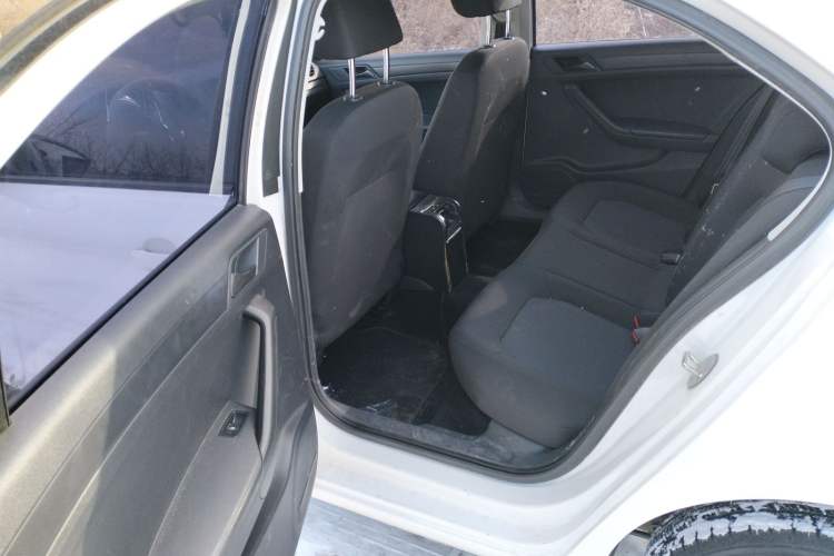 Used Volkswagen Jetta 2015 1.4L Manual Fashion Model