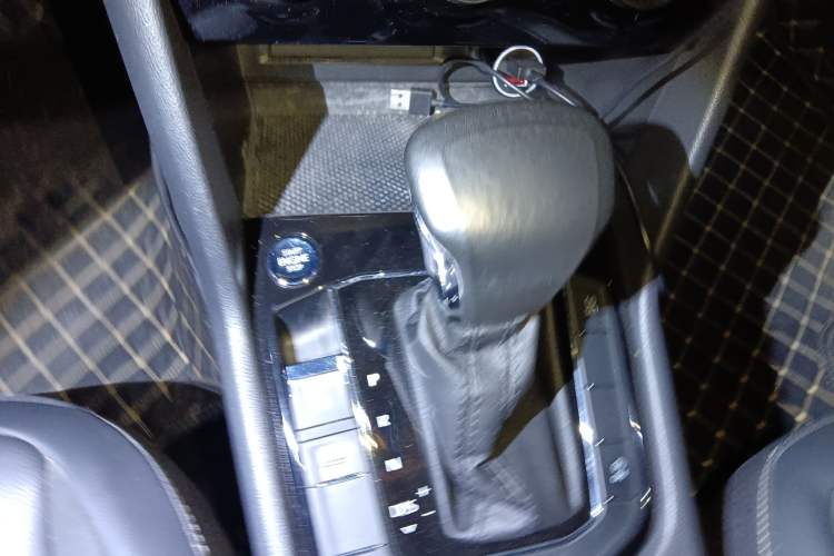 Used Volkswagen Tiguan L 2019 330TSI Automatic Two-Wheel Drive Panoramic Comfort Edition China V Standard