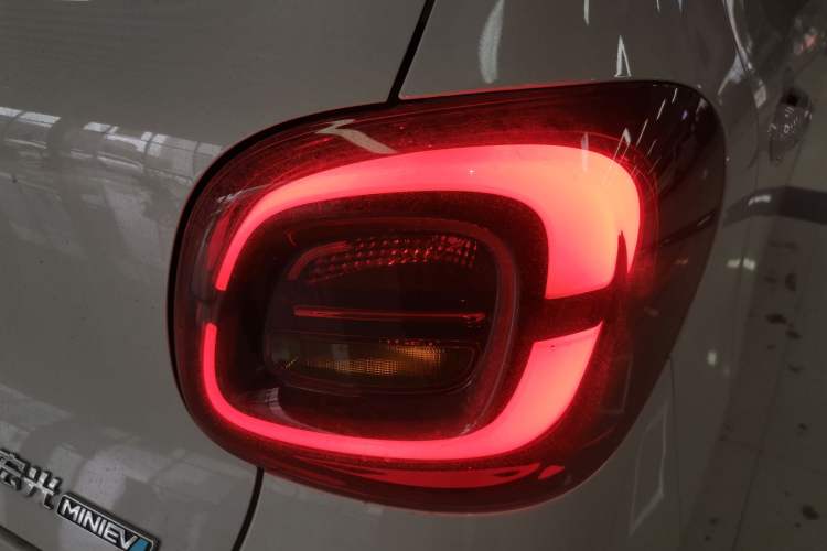 Used Wuling Hongguang MINIEV 2025 Four-Door Version Advanced Edition
